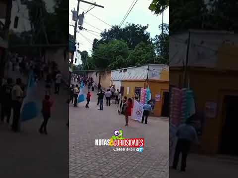 🌳⚠️¡SUSTO EN PLENO DESFILE! ÁRBOL CAE SOBRE ESTUDIANTES EN SAN JUAN ERMITA, CHIQUIMULA🌳⚠️ #Viral