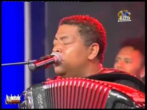 Regis Gizavo live 2015