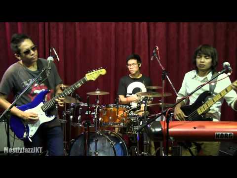 Ginda & The White Flowers - Why Baby? @ Mostly Jazz 06/04/13 [HD]