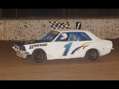 JUNIOR SEDANS DASH & 15LAP FEATURE.MARYBOROUGH SPEEDWAY 9TH.MAY 2015.