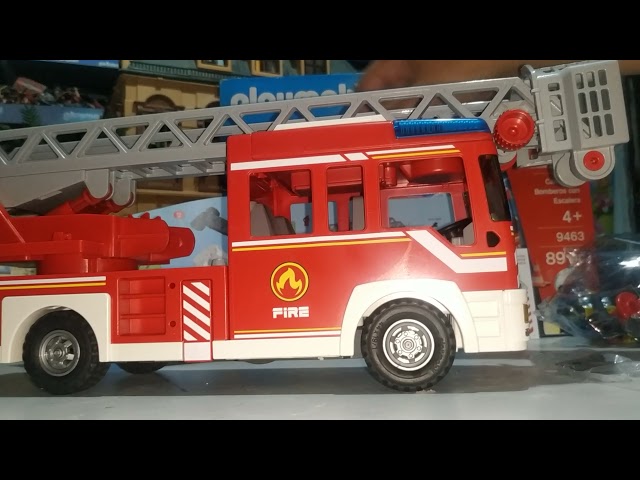 Vídeo relacionado con PLAYMOBIL City Action 9463 Camión de Bomberos con Escalera, Luces y Sonido, A Partir de 5 años