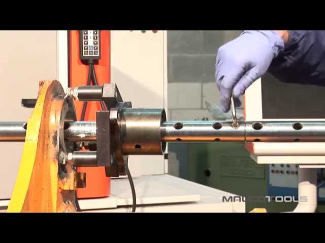 Vídeo relacionado con BRUBAKER Screw Man Engineer - Figura de Hierro Hecha a Mano Metal Man Technician - Figura de Metal Idea de Regalo para Ingenieros