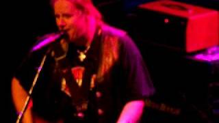 WALTER TROUT AND THE RADICALS - SHEPHERD'S BUSH EMPIRE,LONDON 16.10.08............ Walkin' in the Rain