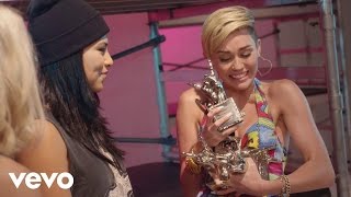 Miley Cyrus - #VEVOCertified, Pt 2: Award Presentation