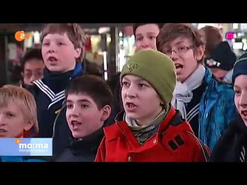 Der Thomanerchor Leipzig singt auf dem Times Square in New York