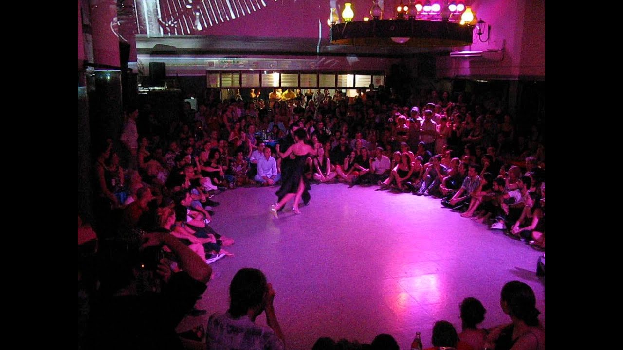 MARIANO "CHICHO" FRÚMBOLI y JUANA SEPÚLVEDA en Viva La Pepa! milonga (1/5)