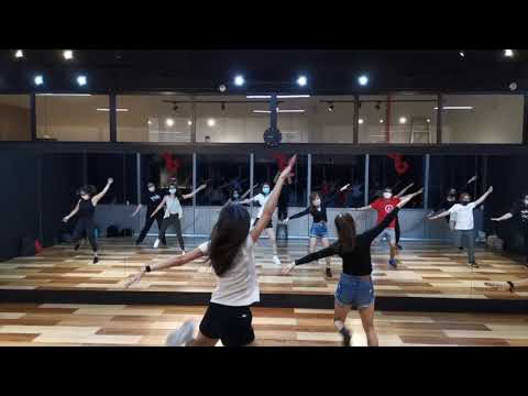CLC Helicopter Point Dance | Can You Spot Me xD | Singapore Dance Studio
