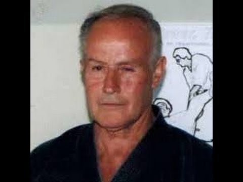 Traditional Aikido - Henry Ellis Shihan, Co-author of ` British Aikido History`. (Amazon)