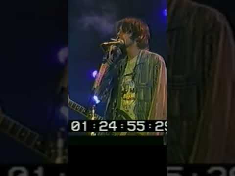 Kurt Cobain smoking and singing