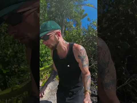 🌊 PÍER DE SÃO PEDRO ⚓ Tem lugares em Ilhabela que não precisam de muito para impressionar… só chega