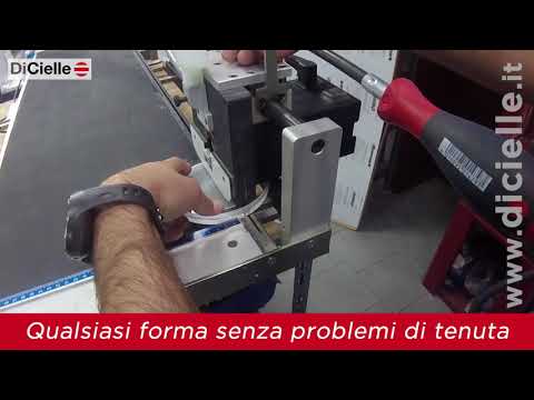 Taglierina VARGA: taglio plexiglass