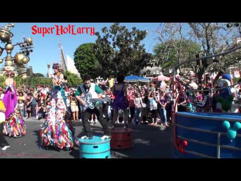 Move It! Shake It! Celebrate It! Street Party Closing Music