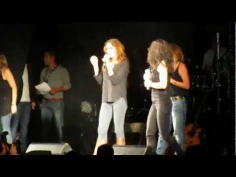 Jenifer, Julie Zenatti & Claire Keim - Beautiful Live @ Lyon 13/10/2012 ( Foot Concert 2012 )