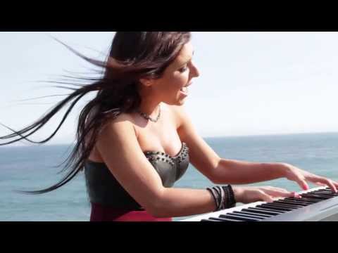 AngeLikA Vee - La La La