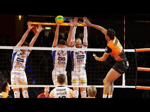 Highlights di Berlin Recycling Volleys-Trentino Itas 3-2 (Quarter Final, Champions League)