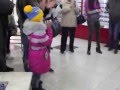 В Краматорском супермаркете девочка спела гимн Украины 