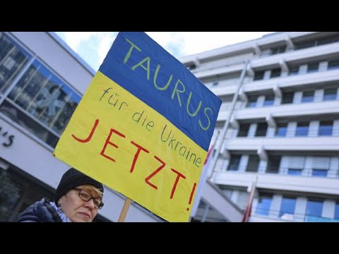 Video Thumbnail: Ukraine-Krieg: Baerbock will Taurus-Lieferungen "intensiv" prüfen lassen