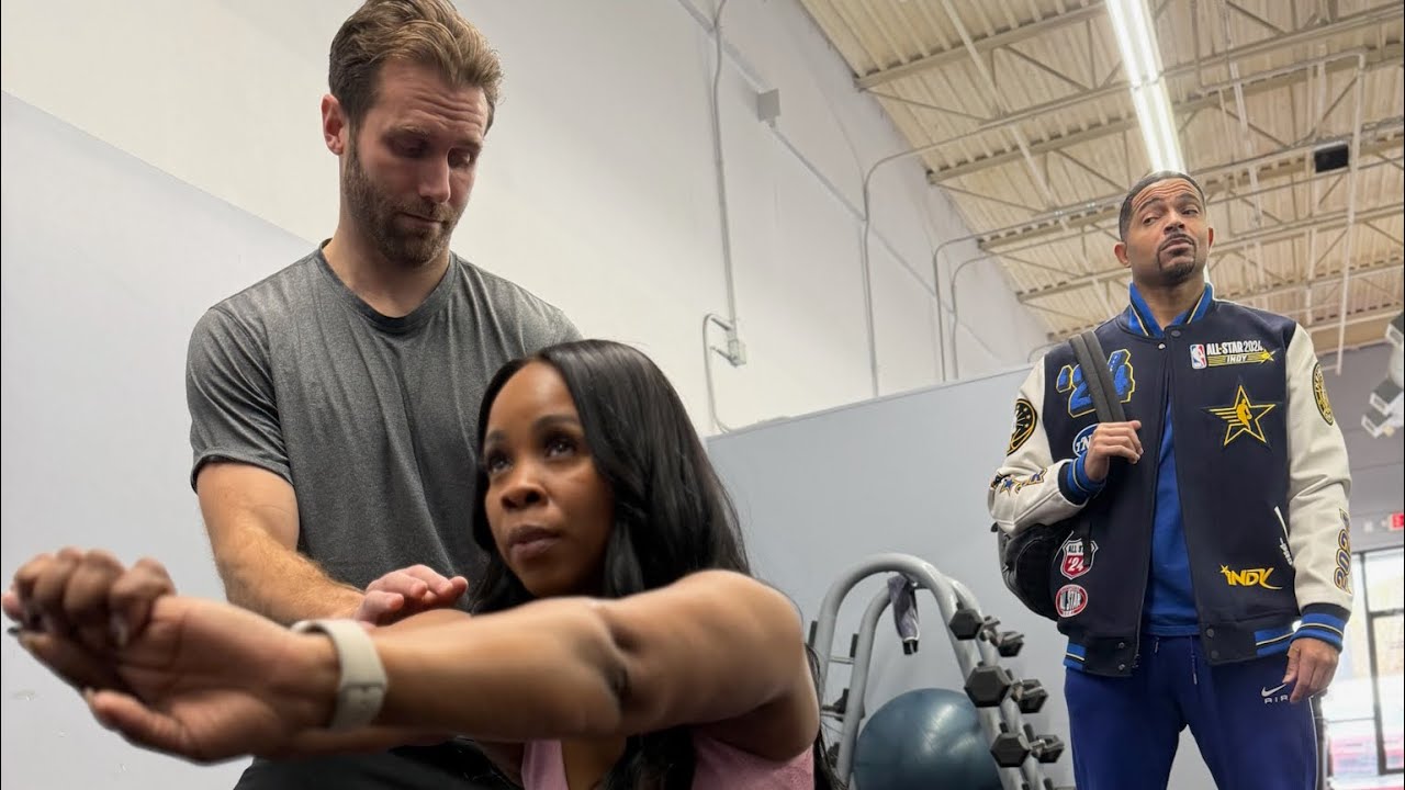 When Anthony catches Ben getting a little too comfortable with a gym member.