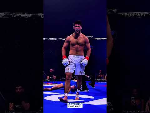 Perfect Counter Kick in the Octagon! 😱💥 #MMA #Shorts
