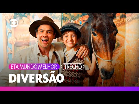 Candinho takes Policarpo to the factory to take pictures with the children! | Êta Mundo Melhor | ...