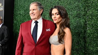 where did bill belichick meet his girlfriend