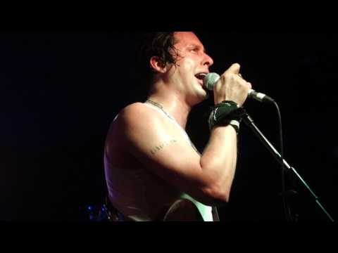 Carl Barât and The Jackals - Cracks / War of the Roses (live at Sebright Arms)