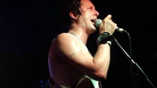 Carl Barât and The Jackals - Cracks / War of the Roses (live at Sebright Arms)