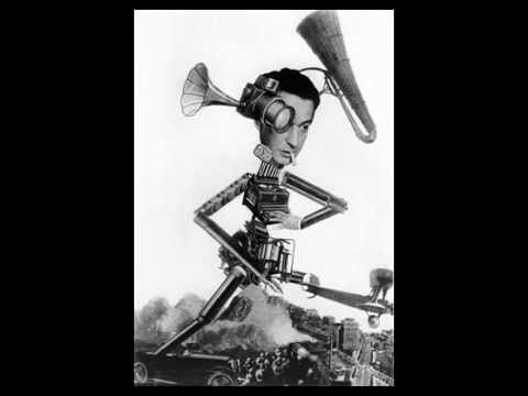 Umbo, The Roving Reporter