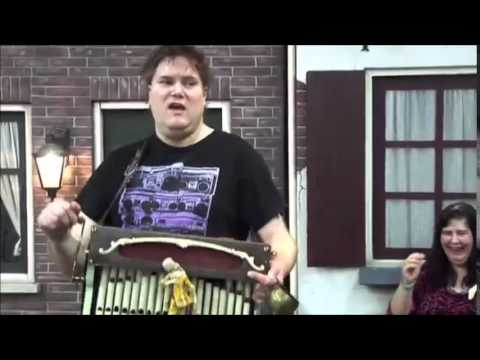 Ron Jans - Eet Veel Bananen (Eet Veel Chocoladerepen - Ron Jans Parody)