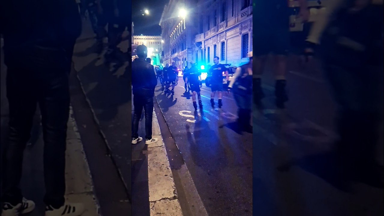 Skating tonight via del corso, Rome. #explore #travel #skating
