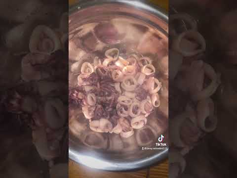 It’s a much healthier option than the breaded and hard fry in my opinion! 💕 #appetizer #calamari