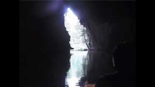 preview picture of video 'Tham Lod (Through Cave) Northern Thailand'