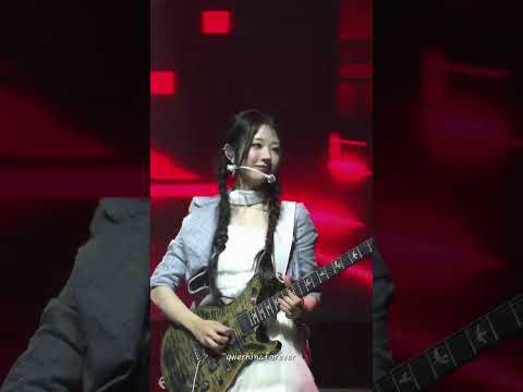 260427 QWER - SHOW DOWN (히나 FOCUS) | CEREMONY 쇼케이스
