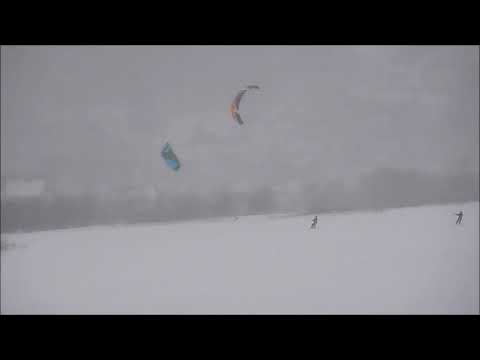 Gora Zar-2018-narty,snowbord+skrzydlo na stoku.