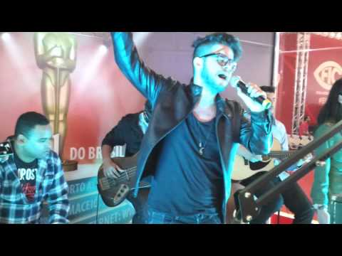 Minist&eacute;rio Mergulhar - Eu me rendo (I Surrender - Hillsong United) FIC 2013