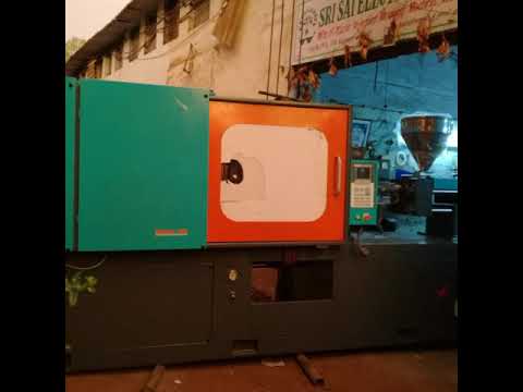 Automatic 250t plastic injection moulding machine