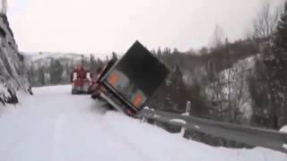 ДТП в Норвегии тягач и фура упали с обрыва ДТП! Авария! Видеорегистратор