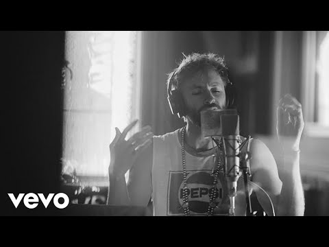 download lagu mp3 mp4 New Lovers, download lagu New Lovers gratis, unduh video klip New Lovers