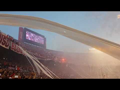 "Recibimiento hinchada de River vs Lanus semifinal copa Libertadores 2017" Barra: Los Borrachos del Tablón • Club: River Plate