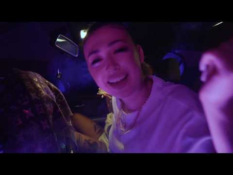 LA BLONDIE - ICE CREAM CAKE