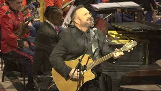 1.9.25 Garth Brooks and Trisha Yearwood perform ‘Imagine’