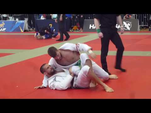 Jake Mackenzie vs Oliver Lovell - IBJJF London Fall Open 2017 - Black Adult - Light