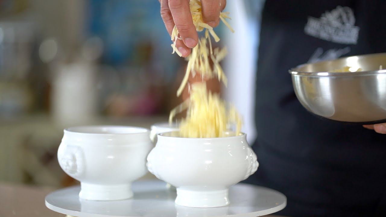 Come preparare la Zuppa di Cipolle francese