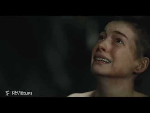 Anne Hathaway performing I Dreamed a Dream