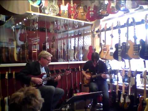 Mike Moreno and Ulf Bandgren playing Hello Birdie at No1 Guitarshop