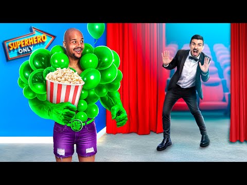 Super-heróis falsos vs super-heróis reais! Desafio fácil de entrar furtivamente nos filmes! Parte 2
