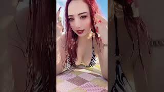 赤毛美女の笑顔は最高！