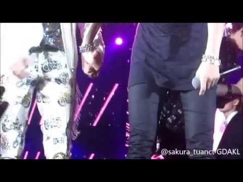 (fancam) SIWON HOLDING EXO SUHO'S HAND (GDA)