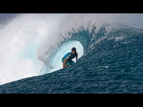 2013: Ricardo dos Santos wins Wave of the Winter