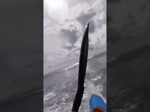 How not to paddle through waves 😅